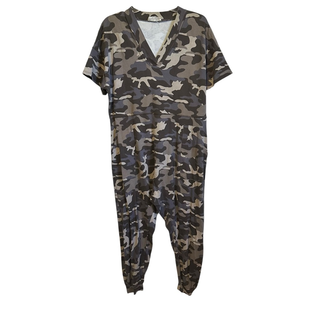 Camo Camouflage Short Sleeve Gray Onesie Romper Jumper Vneck Medium